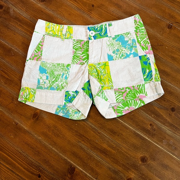 Lilly Pulitzer ~ The Callahan Short  ~ Size 0 ~ Pink/Blue/Green/White - Picture 1 of 4
